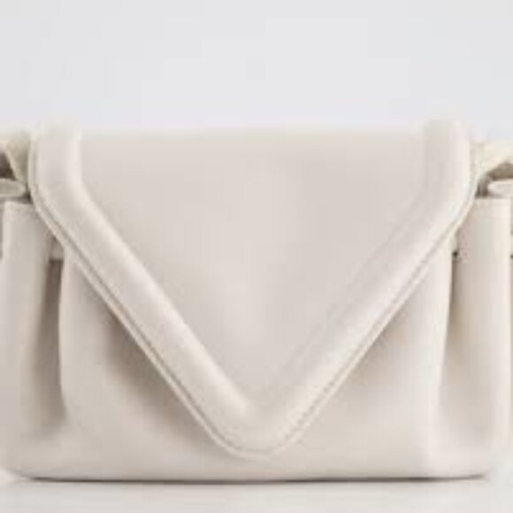 Bottega Veneta  Lambskin Small Beak Triangle Flap Shoulder Bag Chalk - Picture 3 of 6